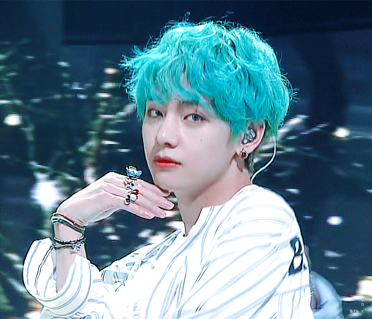 아니 손가락에 반지가 이래많은데 얼굴이 제일화려해 | 인스티즈