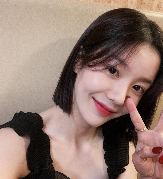 뭔가 권은비한테 하트시그널 임현주 느낌 나는거 같은데 나만 그렁가???? | 인스티즈