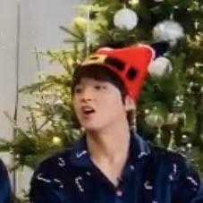 이해찬 저화질짤 한보따리씩 들고다니는 이유 | 인스티즈