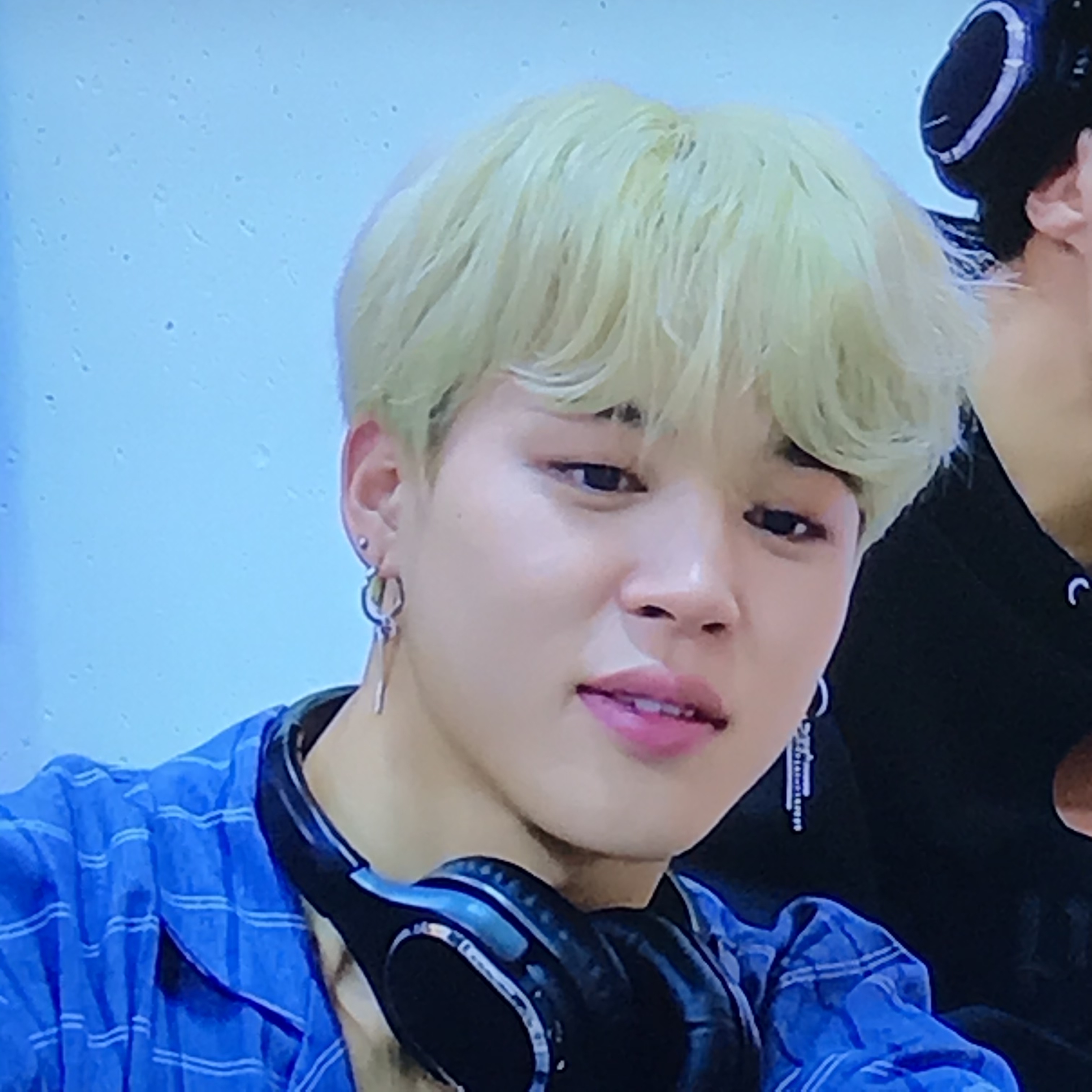 달방에 지민 귀걸이 정보 아시는분 있나요?ㅜ | 인스티즈