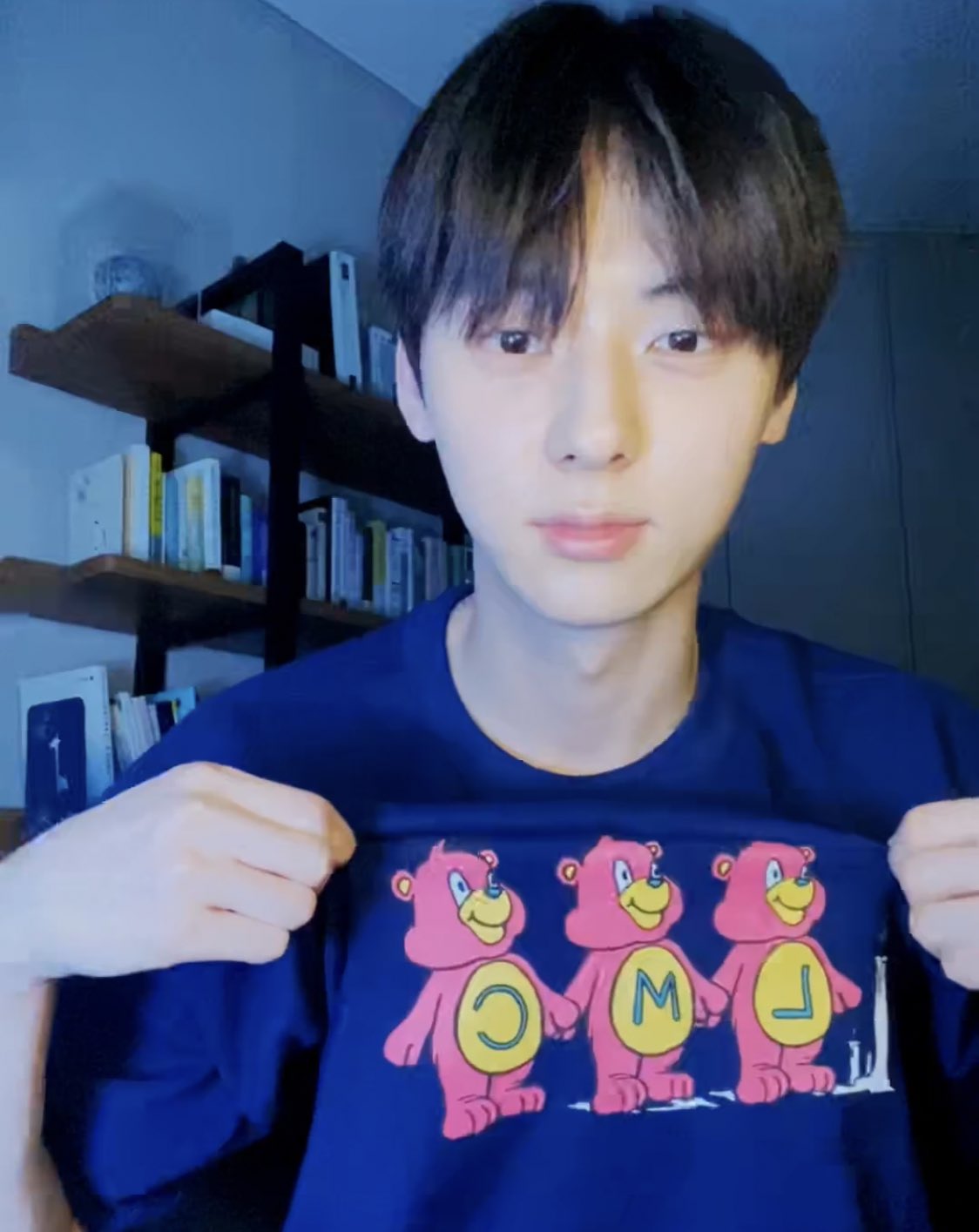 황민현 이 말랑귀염둥이를 어쩌면 좋지 | 인스티즈