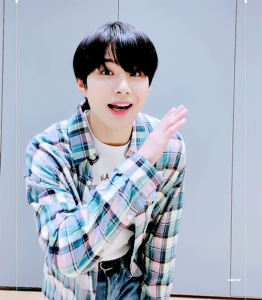 정우.. 정우 진짜 너무 귀엽다 | 인스티즈