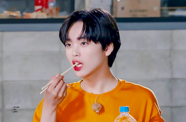 아 진짜 송형준 언젠가 브이앱으로 먹방 해줬으면 좋겠어잉 | 인스티즈