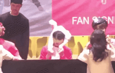 방탄팬들아 왜 정국보고 아기꿀떡이라고 하는거야? | 인스티즈