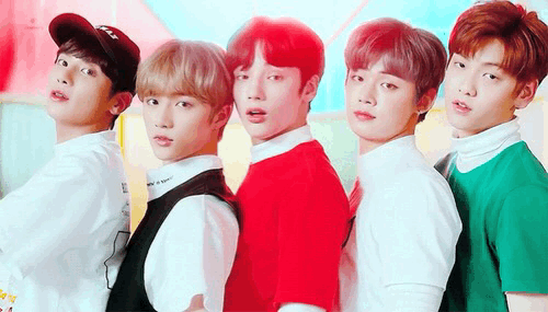 [잡담] 얘들아 투바투 2년전이랑 오늘 뜬거 봐봐 | 인스티즈