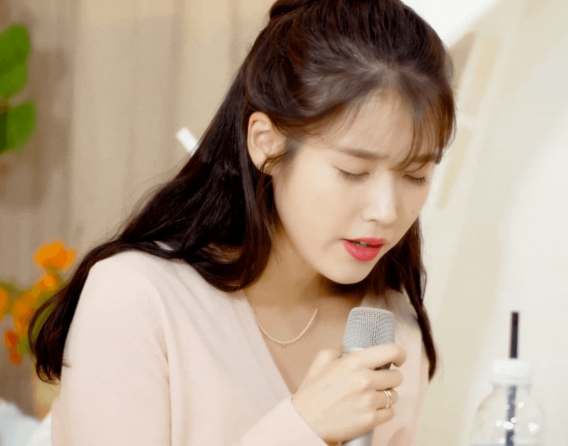 아이유 갑자기 보이는라디오나 스케줄 잡히면 | 인스티즈