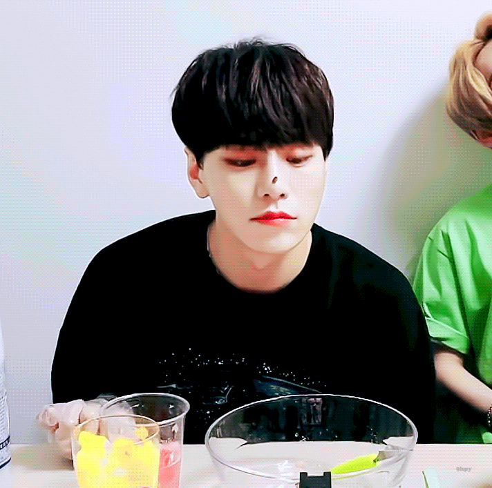 그니까 이게 김상균 비활동기 얼굴이라는거지? | 인스티즈