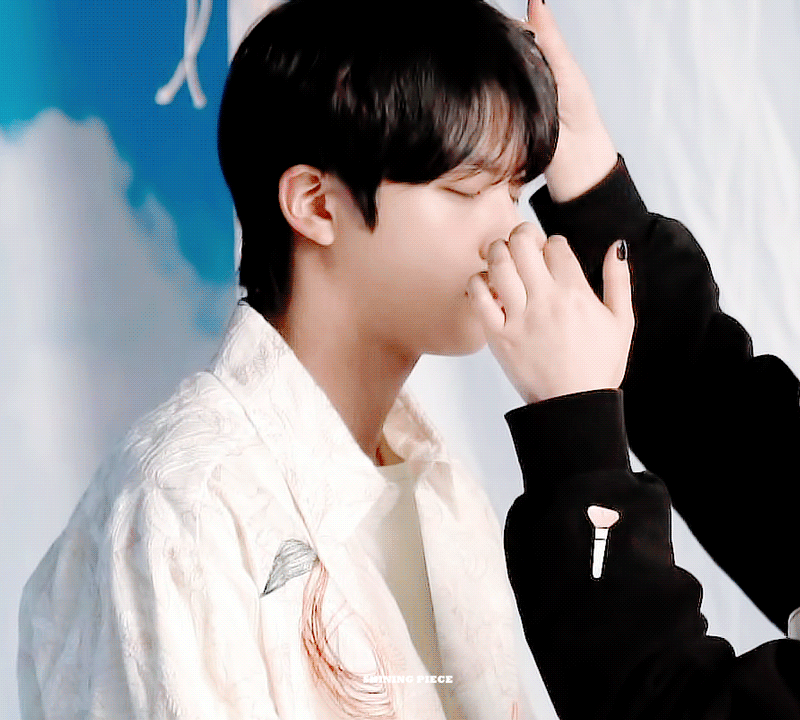 하루의 시작은 석진이로 | 인스티즈