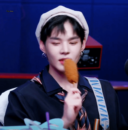 우리애 맥북에 돈가스소스 엎고 트라우마생겨서 소스랑 손절함.. | 인스티즈