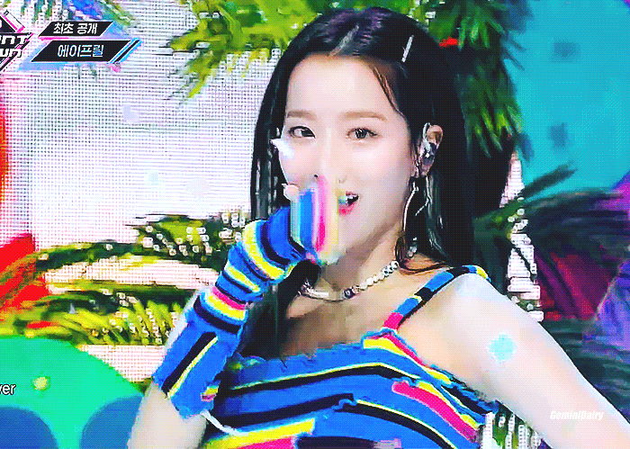 아니.. 의상 실화야? | 인스티즈