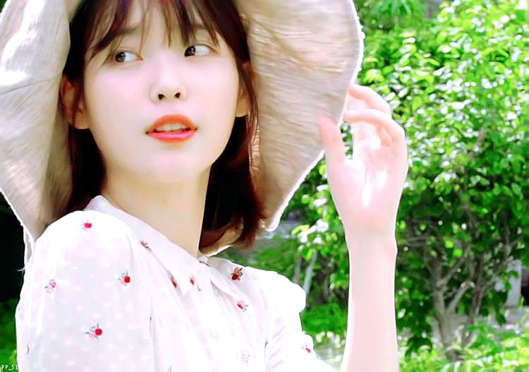 이지은 멍 때리는 얼굴이 어떻게 이래 | 인스티즈