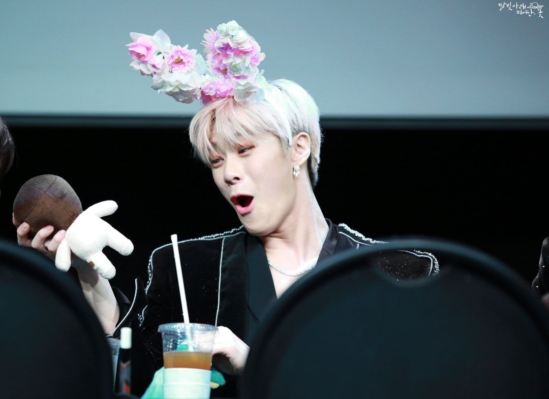 팬싸에서 자기아들 옷 막 벗겨도 됨? | 인스티즈