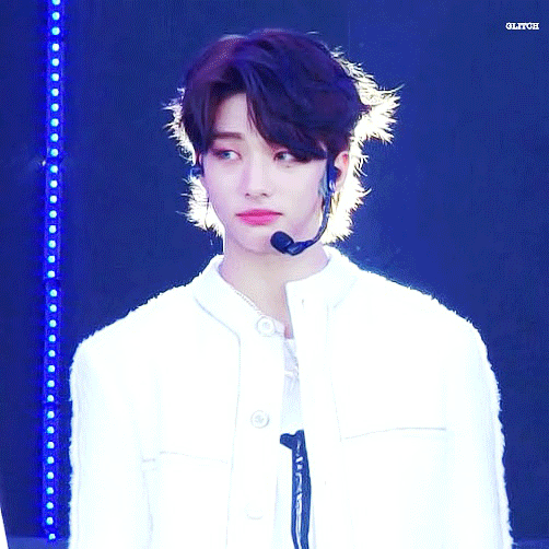 스키즈 현진 얼굴 취향이라 사진 줍하고 있었는데 이 사진 개웃곀ㅋㅋㅋㅋㅋ | 인스티즈