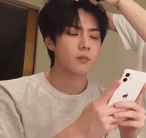 세훈 이거 본인 폰이야?? | 인스티즈