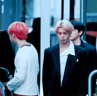 ㄱ 이 사람 왼같아 른같아? | 인스티즈