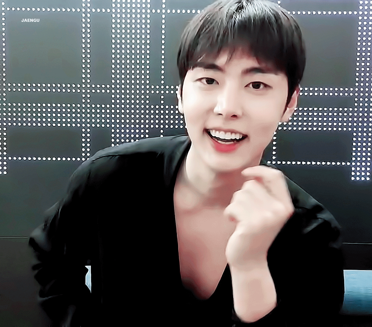 팬들이 귀여워서 미치겠다는 아이돌... | 인스티즈