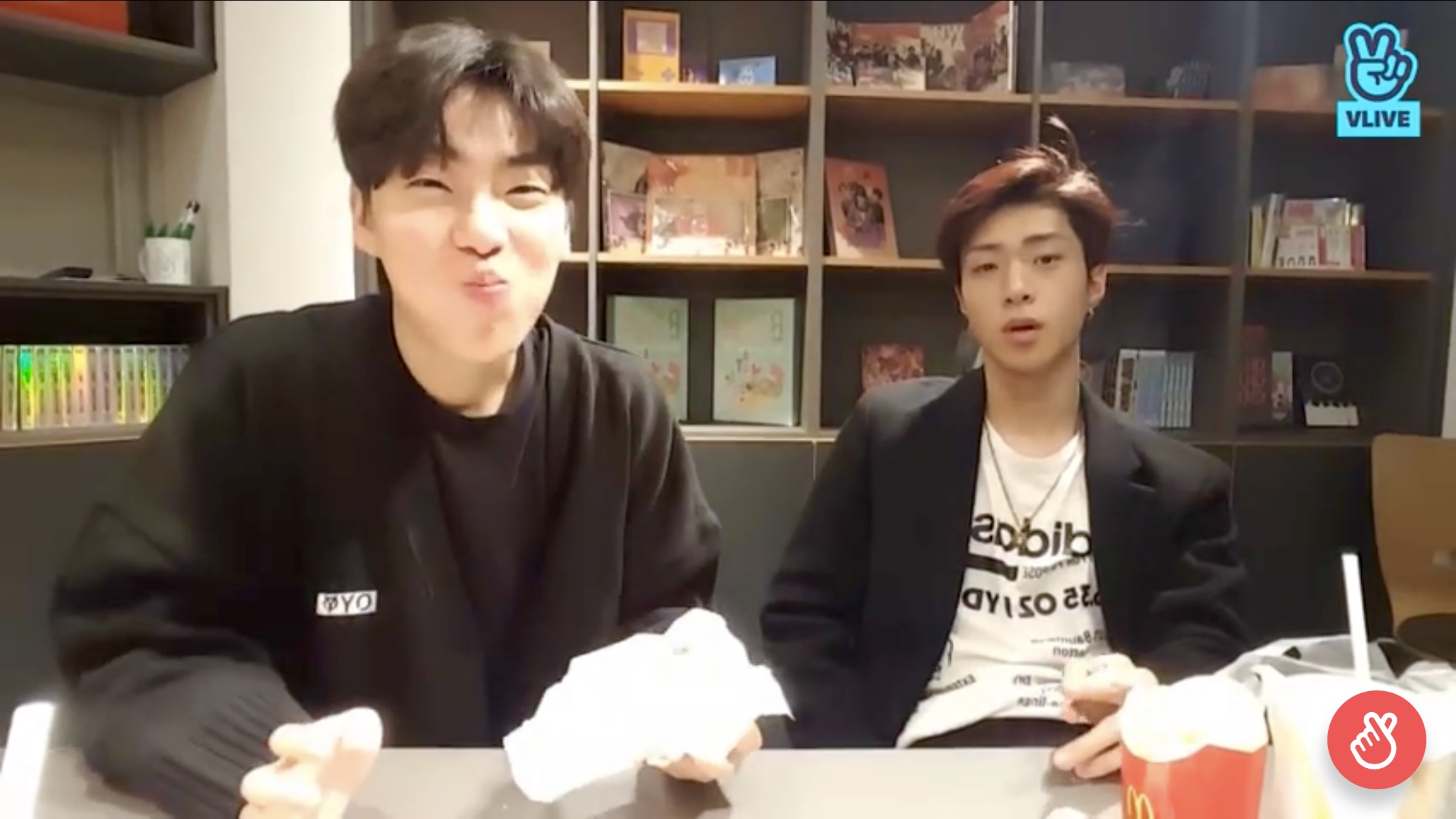 햄버거 별로 안좋아하는 온앤오프 이션 표정ㅋㅋ | 인스티즈