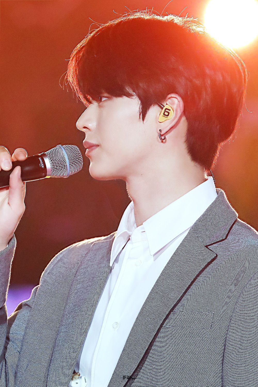 육성재 이날도 레전드 | 인스티즈