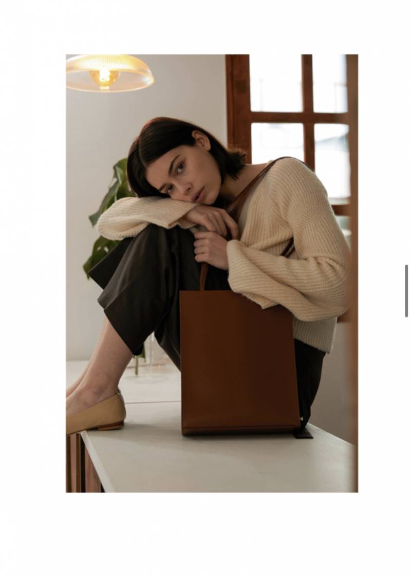 ⁉️대학생이 들 이런 느낌 가방 파는 오프라인 브랜드 있을까?!‼️ | 인스티즈