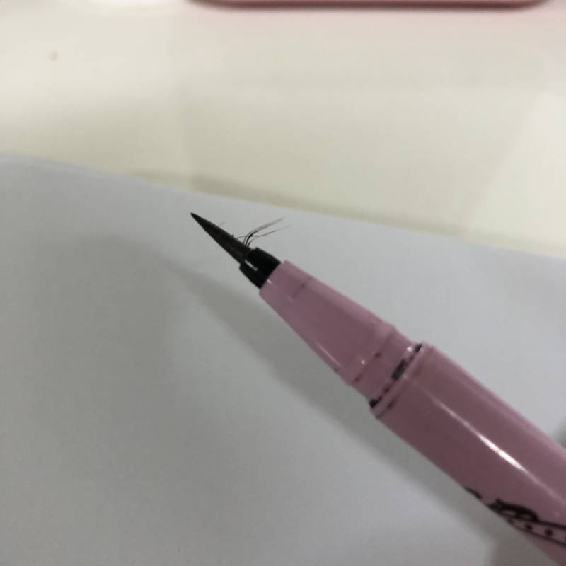 다들 아이라이너 저렇게 되면 어떻게 써???? | 인스티즈