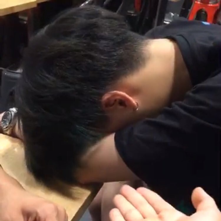 조승연 진짜 서운하거나 삐지면 이런 표정 나오는거 겁나 귀엽.. | 인스티즈