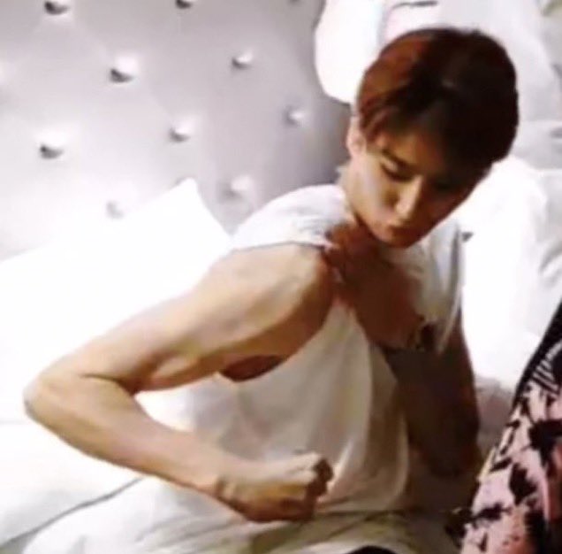 더보이즈 현재 이재현.. 청순한 얼굴로 이 피지컬인거 유죄야 | 인스티즈