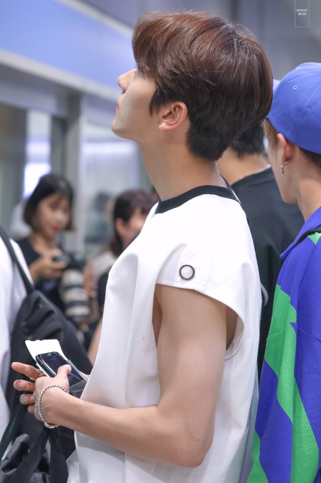 더보이즈 현재 이재현.. 청순한 얼굴로 이 피지컬인거 유죄야 | 인스티즈