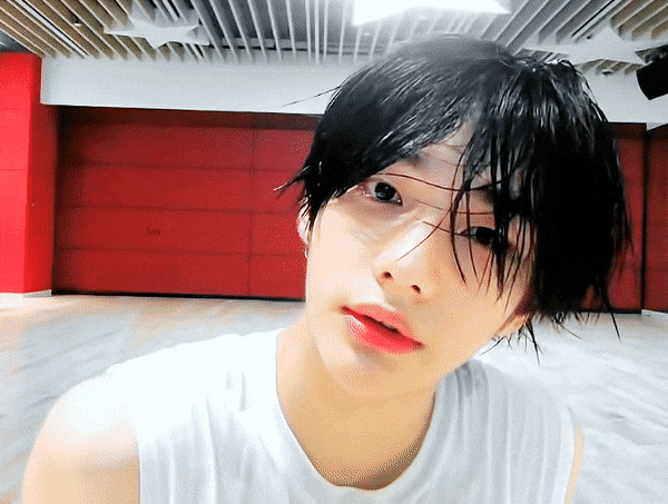 스키즈 현진이 이런분위기도 장난아니네...치인다 진짜.. | 인스티즈