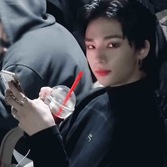 진짜 얘는 내가 좋아하는 요소 다 때려넣었어ㅠㅠㅠ | 인스티즈