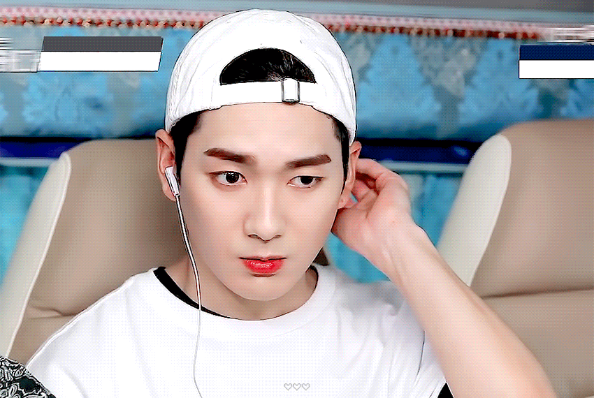 지금 일어나서 개훌륭 본방 못본 뉴이스트 팬인데(안울어요ㅜ) 짤 먼저 봐도 아론 이 장면 | 인스티즈