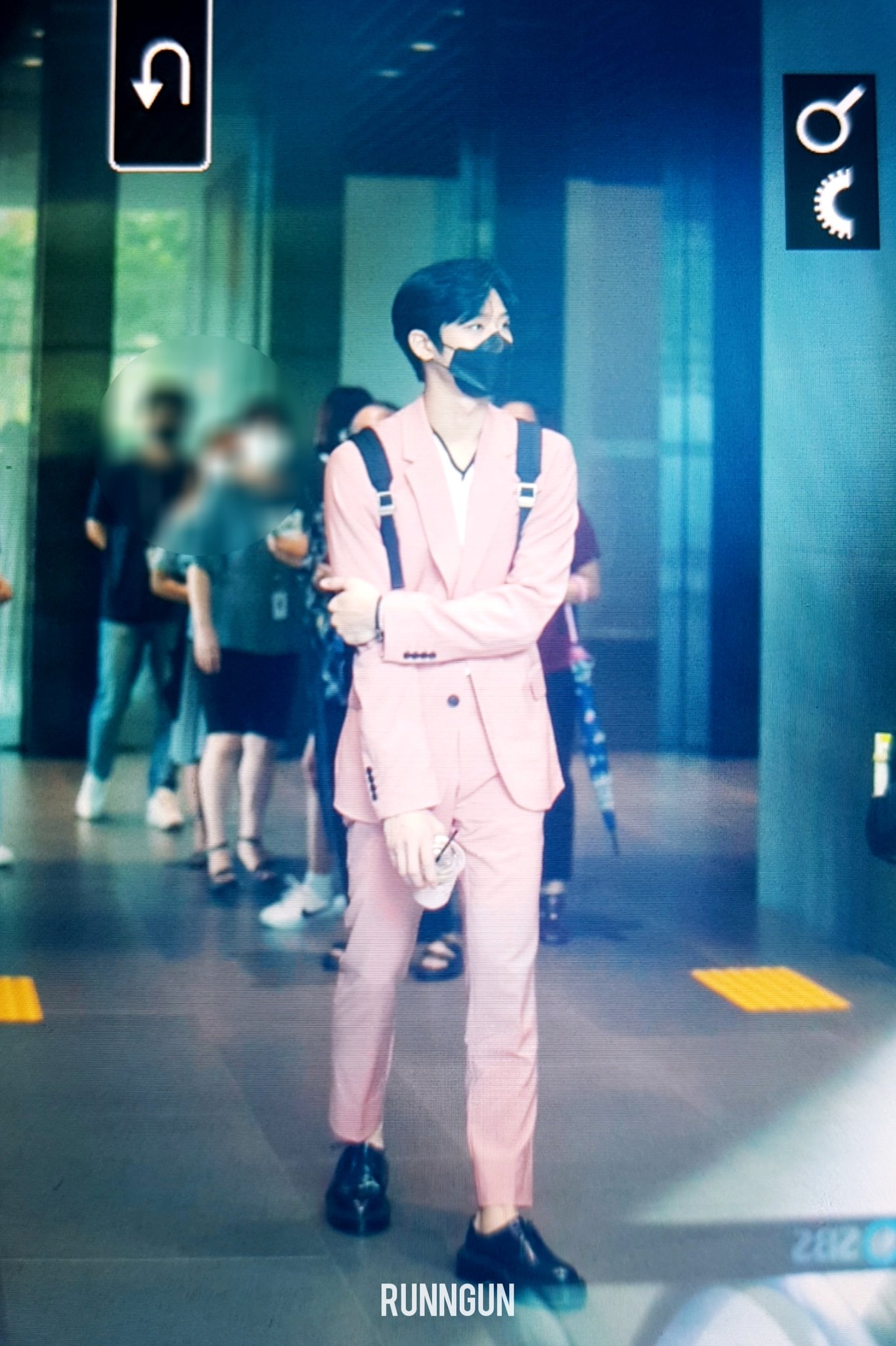 원래 음료컵이 이렇게 작았나...??? | 인스티즈