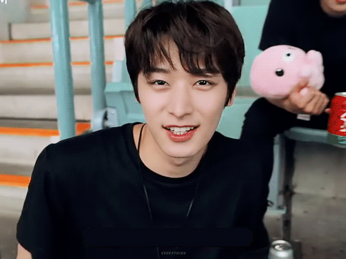 다들.. 더우시죠..?인간아이스박스 우리애 얼굴 한번만 보고가세요.. | 인스티즈