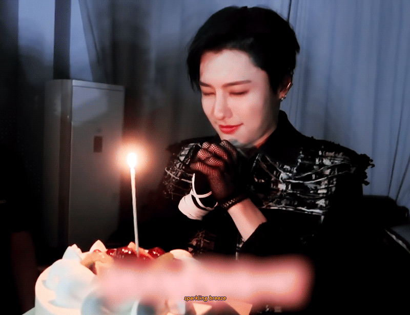 오늘 11시 반에 브이앱에서 조승연 생일파티 해요🧡💙 | 인스티즈