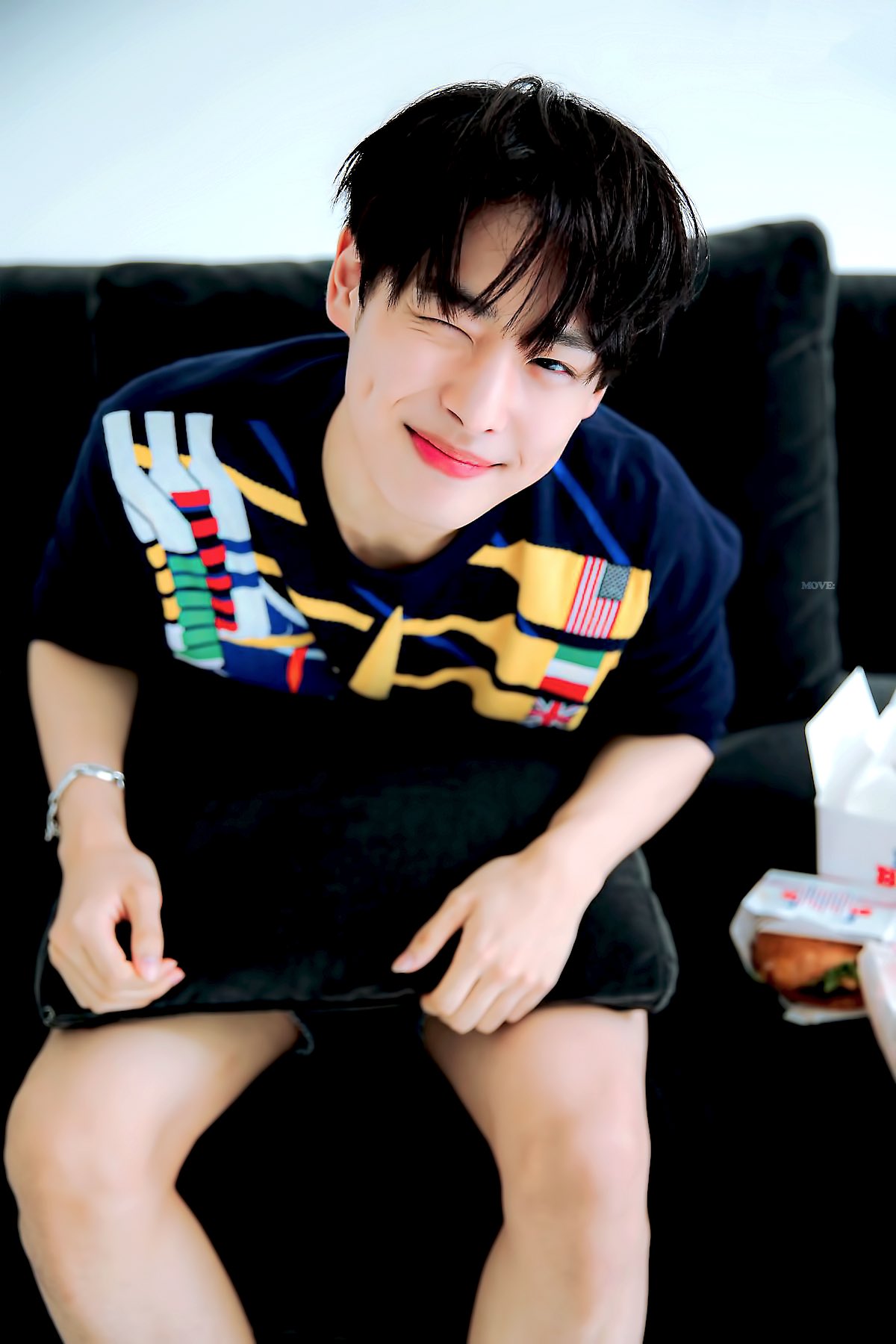 병찬이 반바지화보 아직도 핥고있는사람 나뿐이야? | 인스티즈