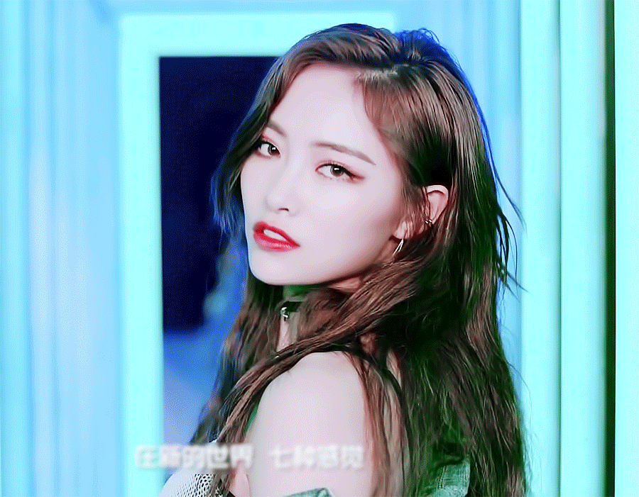 중국여돌들은 진짜 화려하게 생겼다..... | 인스티즈