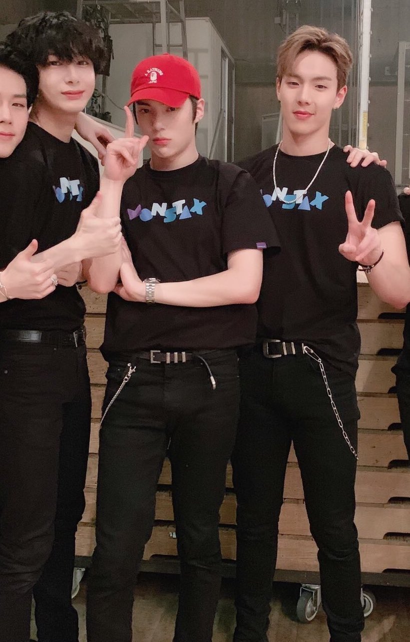 알수없는 몽스탁치 상대성 덩치이론ㅋㅋㅋㅋㅋㅋㅋㅋ | 인스티즈