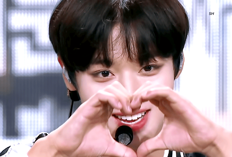 어제 귀엽고멋지고잘생기고깜찍했던 지훈이 얼굴 자랑합니다 | 인스티즈