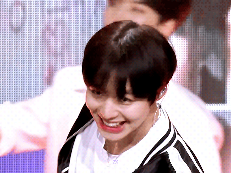 어제 귀엽고멋지고잘생기고깜찍했던 지훈이 얼굴 자랑합니다 | 인스티즈