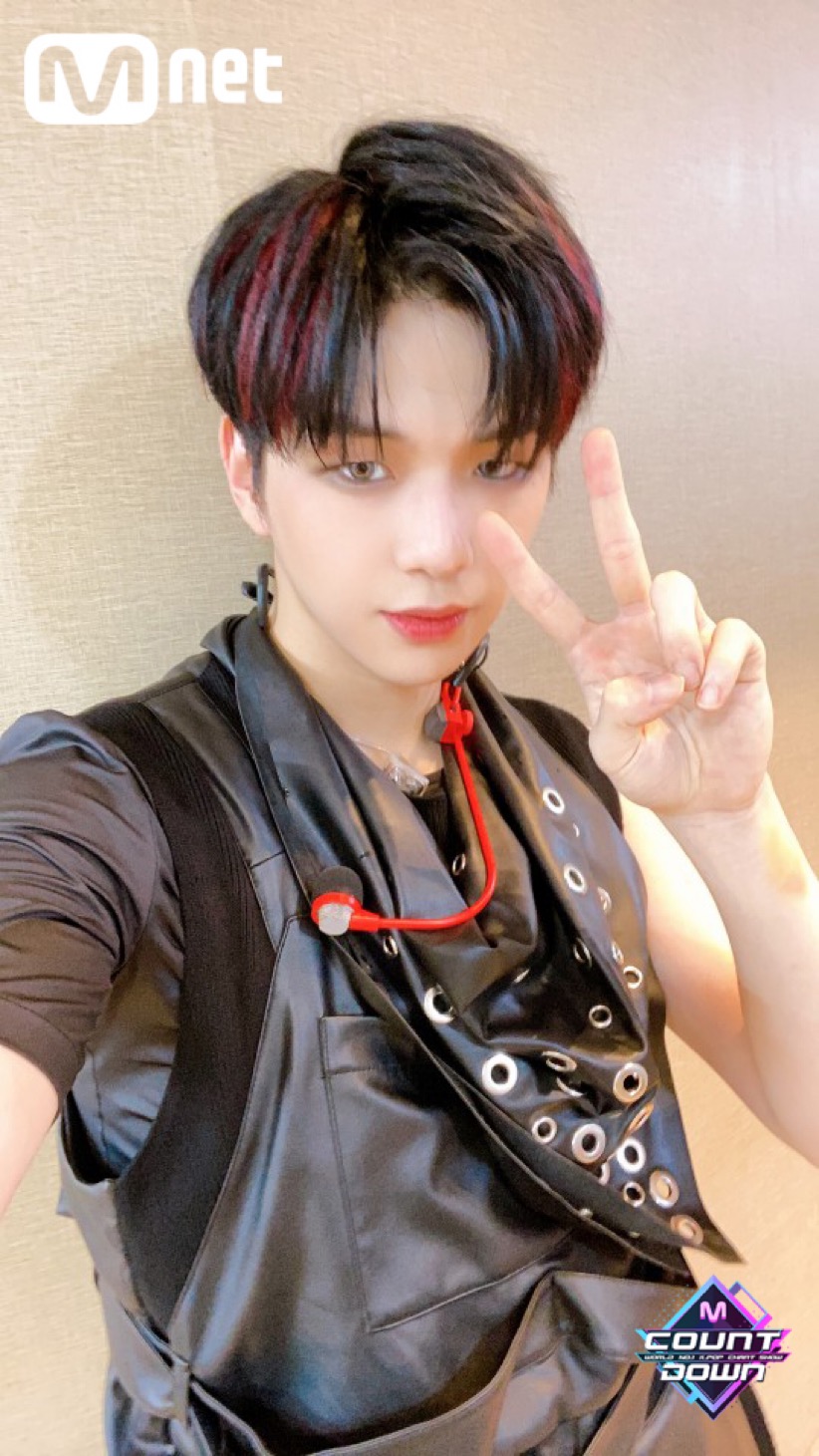 강다니엘 타이틀이랑 수록곡 무대의상보소,, | 인스티즈