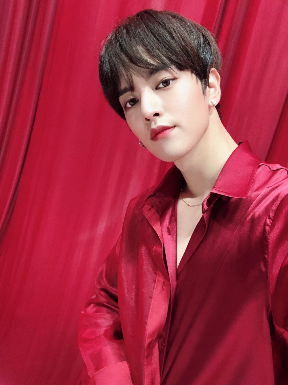 원어스 레이븐 셀카.. | 인스티즈