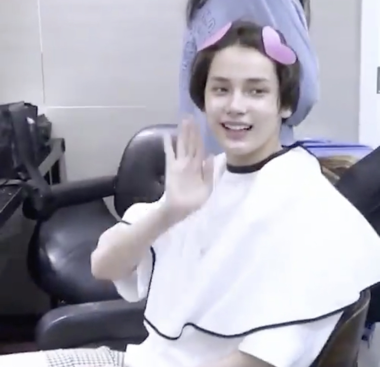 투바투 휴닝카이 메이크업 받기 전 뭐냐고 | 인스티즈