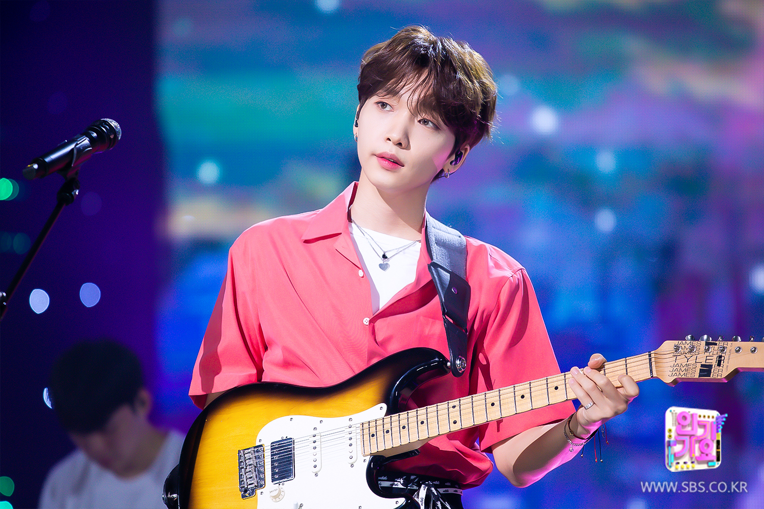 유일무이 싱어송라이돌은 누구다? | 인스티즈