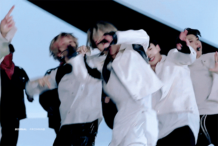 방탄 지민 아재들 홀리는거 봐 | 인스티즈