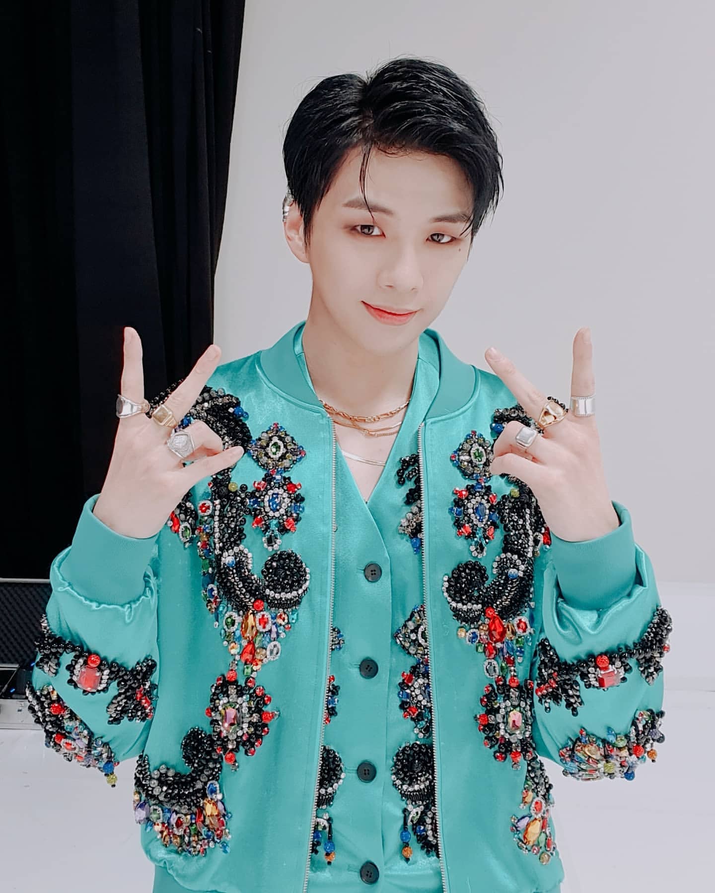 강다니엘 방금 뜬 사진 비율 | 인스티즈