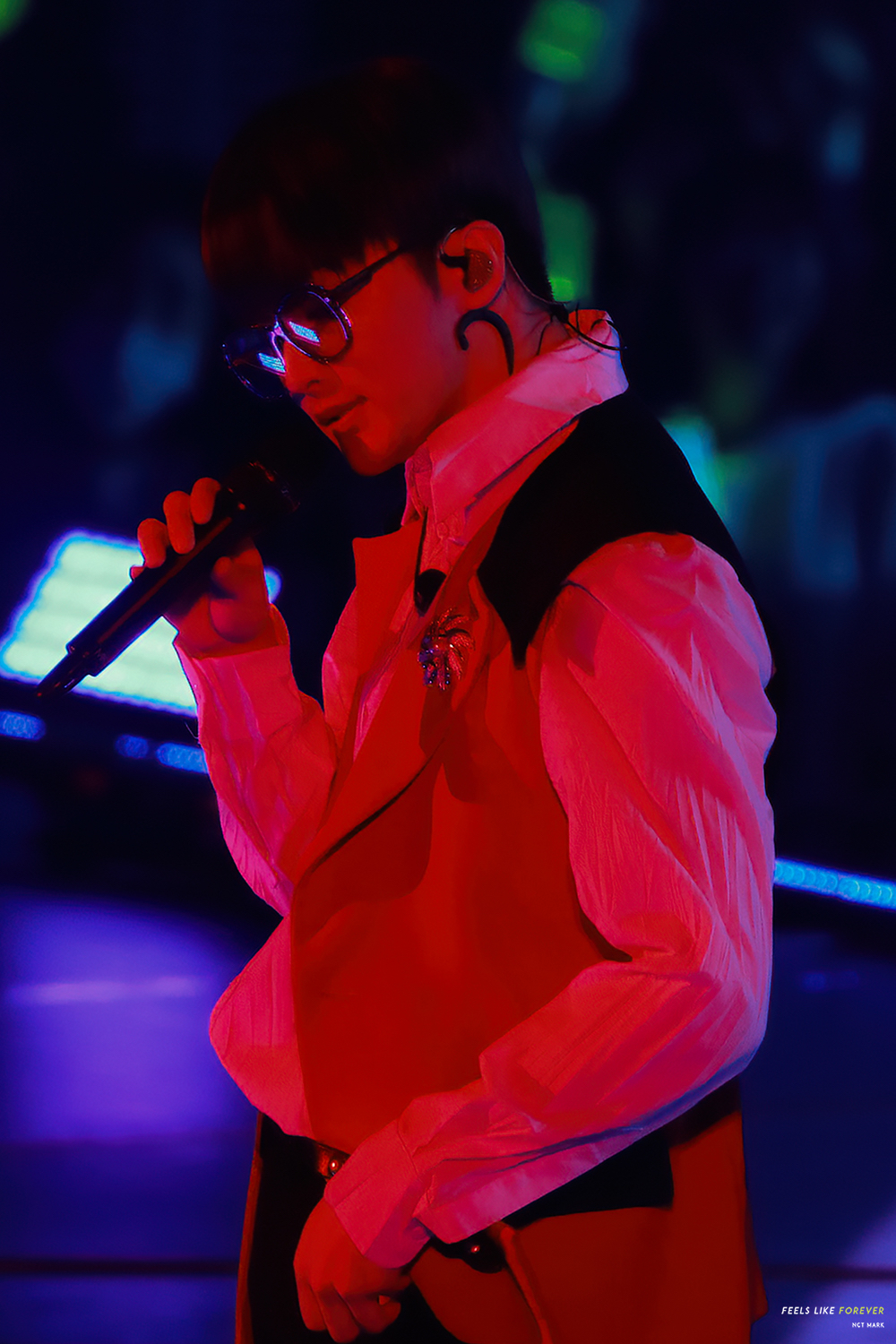 마크 이거 콘서트 사진같은데 뭔 무대야 개쩐다 | 인스티즈