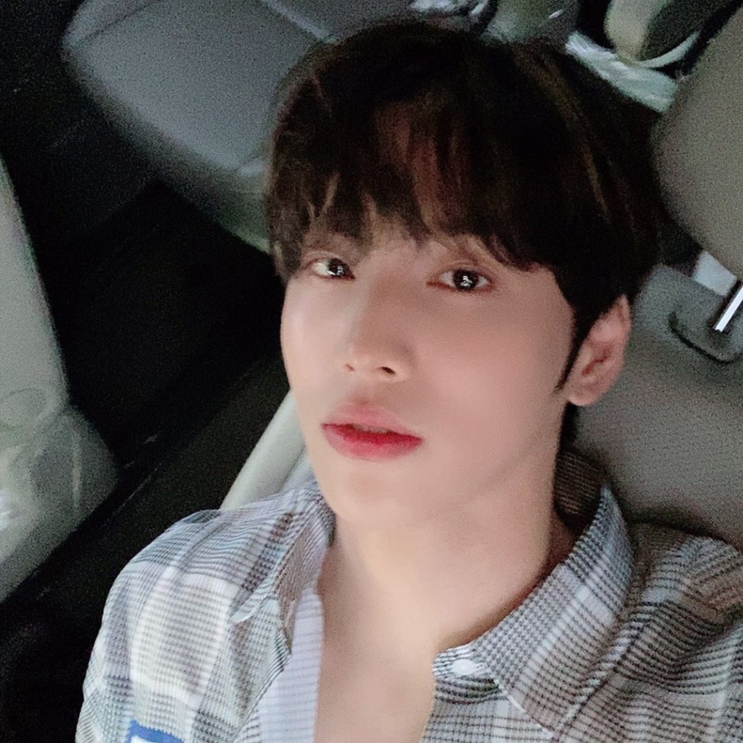 악 근데 셀카에서 김국헌 브릿지 잘 안보여 | 인스티즈