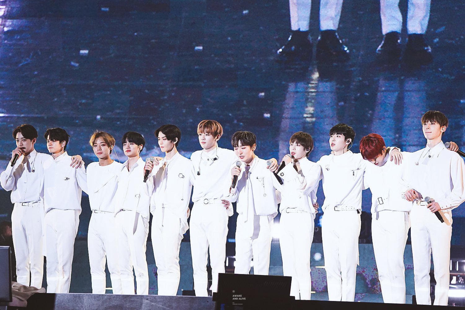 워너원 사랑해💙🖤 | 인스티즈