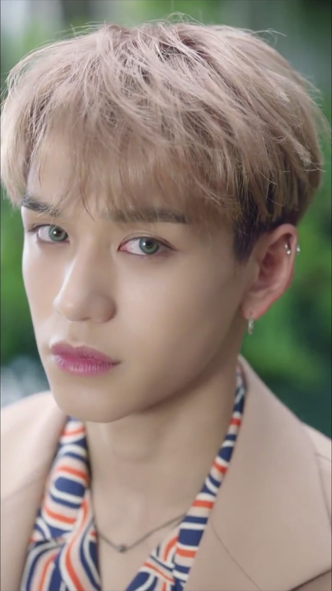 눈 마주치면 나랑 사귀는거다? | 인스티즈