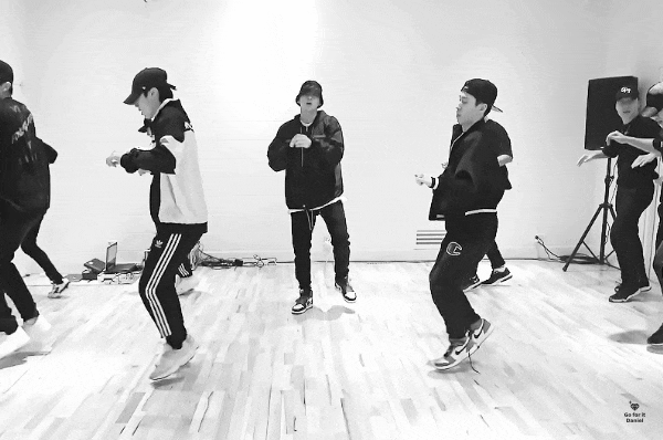 강다니엘 연습실 일년동안 변화한거 ㅋㅋㅋㅋ | 인스티즈