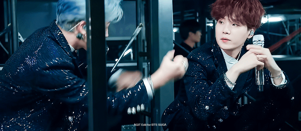 방탄 슈가 웃을때 꼭 무슨 인소남주의 정석처럼 웃음.. | 인스티즈